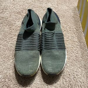 Adidas UltraBoost Laceless